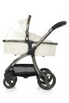egg_Carrycot_onChassis_SideView_Pearl